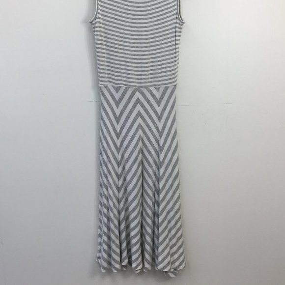 Calvin Klein Sleeveless Gray and White Striped Chevron Sheer Maxi Dress Size 2 - Picture 4 of 7